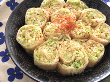 【食材2つで美肌効果】レンジdeお揚げ巻きキャベツ