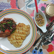 お魚に憧れたチキン、念願叶う・・・・食べるナッツソースで !!