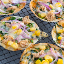 ほうれん草とツナのパリパリピザ♪スイートチリマヨソース