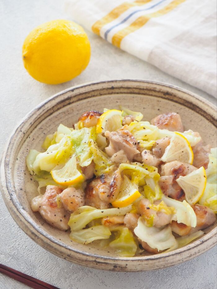 爽やか♪鶏もも肉とキャベツの旨塩レモン炒め