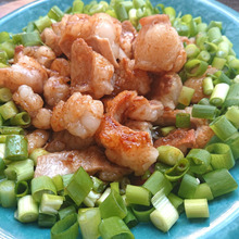 おつまみにもぴったり!【ねぎたっぷりホルモン焼き】