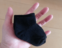 【ダイソー】「子ども用」じゃないって本当?極小サイズの100均靴下が仰天アイテムだった!