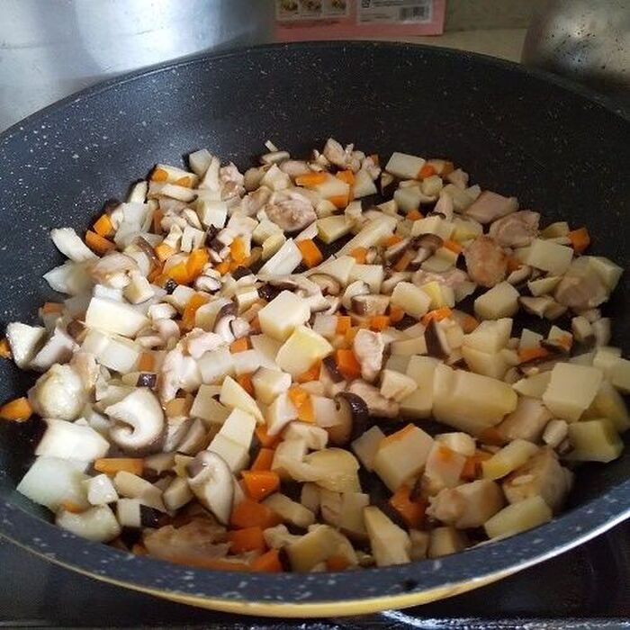 炒める