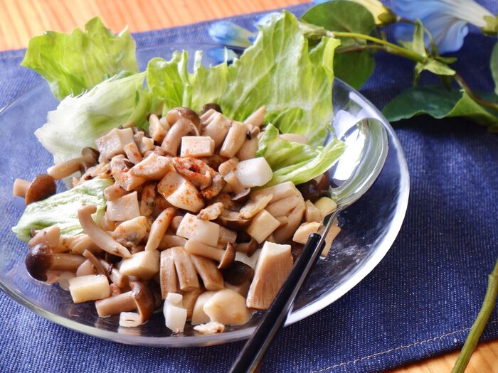 プリっと解凍!キノコとシーフードミックスの温サラダ