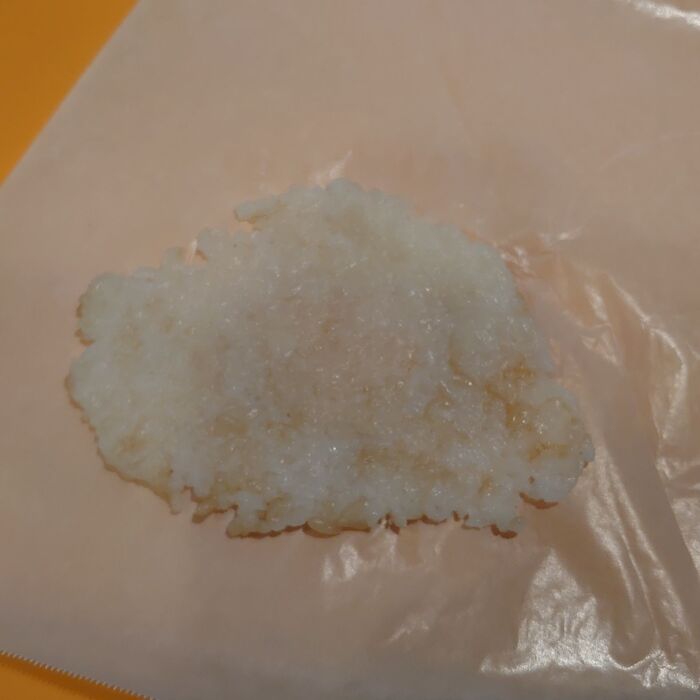 餃子の皮位の大きさまで、延ばす