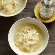 新玉ねぎのおいしさを堪能!新玉ねぎと豚肉のスープ