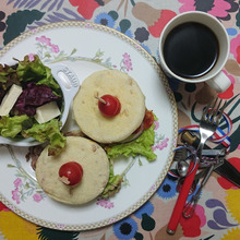 イングリッシュマフィンで、バーガー気分の夕食!! ᗰØ₵Ⱨ𝕚 Ƥ₳₱𝔸の場合!!