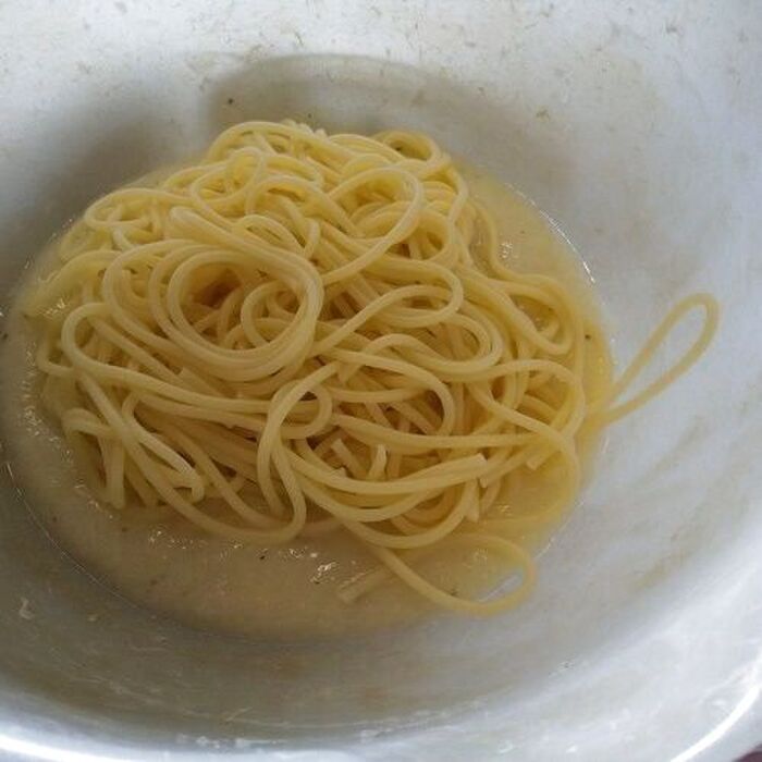 パスタを冷やす