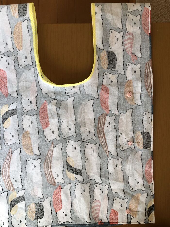 半分に折り両脇を縫います