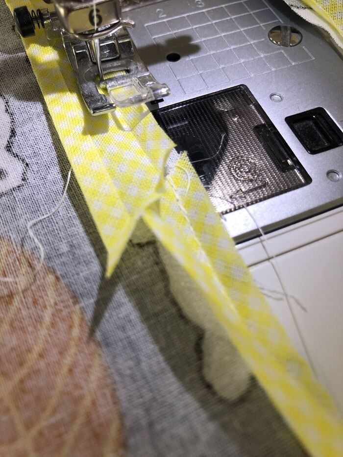 重なった部分は手縫いで