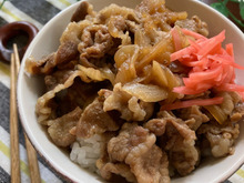 10分煮るだけ♡簡単絶品♡牛丼
