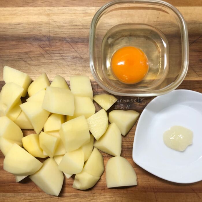 ①じゃがいもを潰す