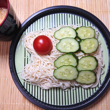 簡単なのにリアル感あるこどもの日♪きゅうりとトマトのとろろそうめん