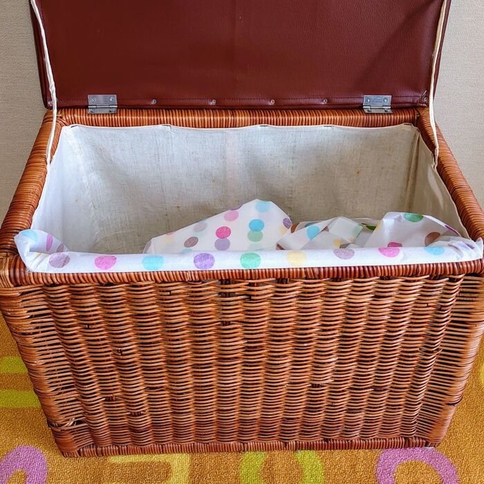 ひとまず、使わないのでテーブルクロスは押し込んで‥‥