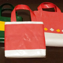 雨でもOK!“ガムテープ”で作るバッグ