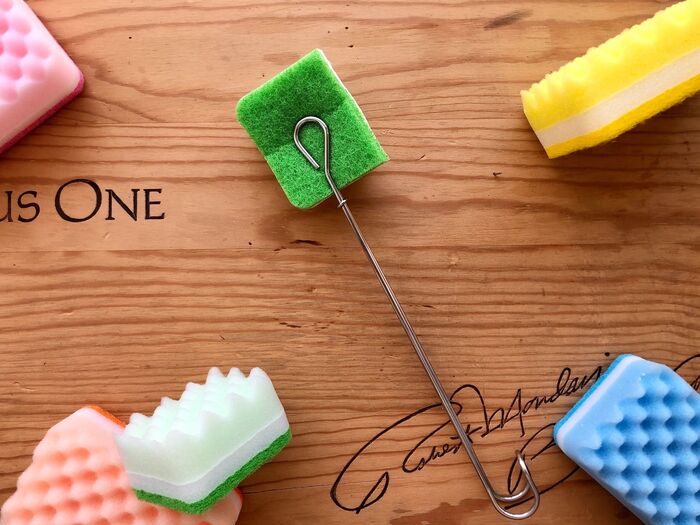 掃除してポイッ!ボトル洗い用具を排水管掃除に利用!