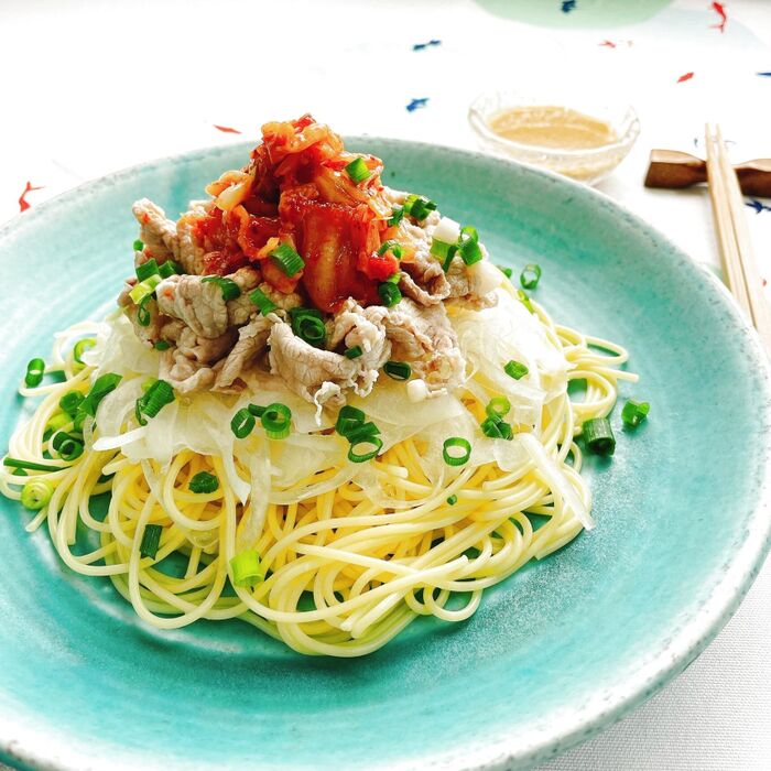 【夏バテ予防にも!】ピリ辛・豚キムごまだれパスタ