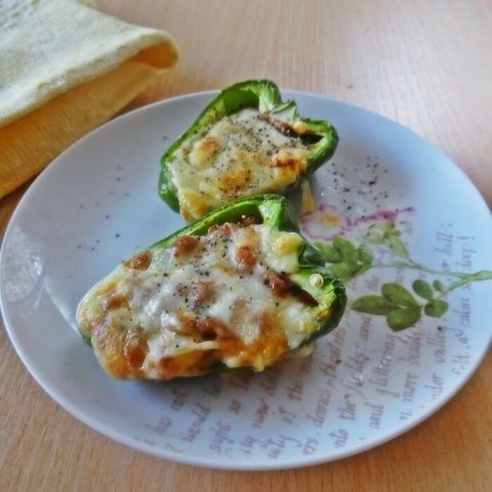 ピーマンの納豆チーズ焼き