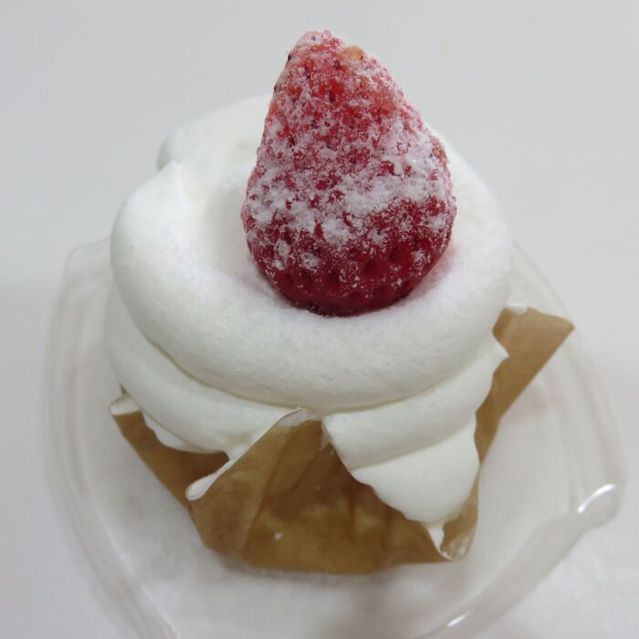 Uchi Café Spécialité 絹白クリームの苺ショート♡
