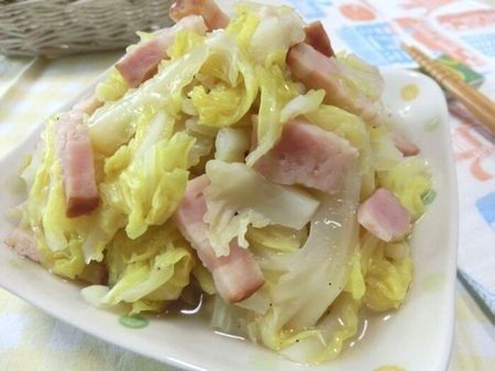 コンソメも鶏ガラも不要☆ 春キャベツとベーコンの甘~いくたくた煮