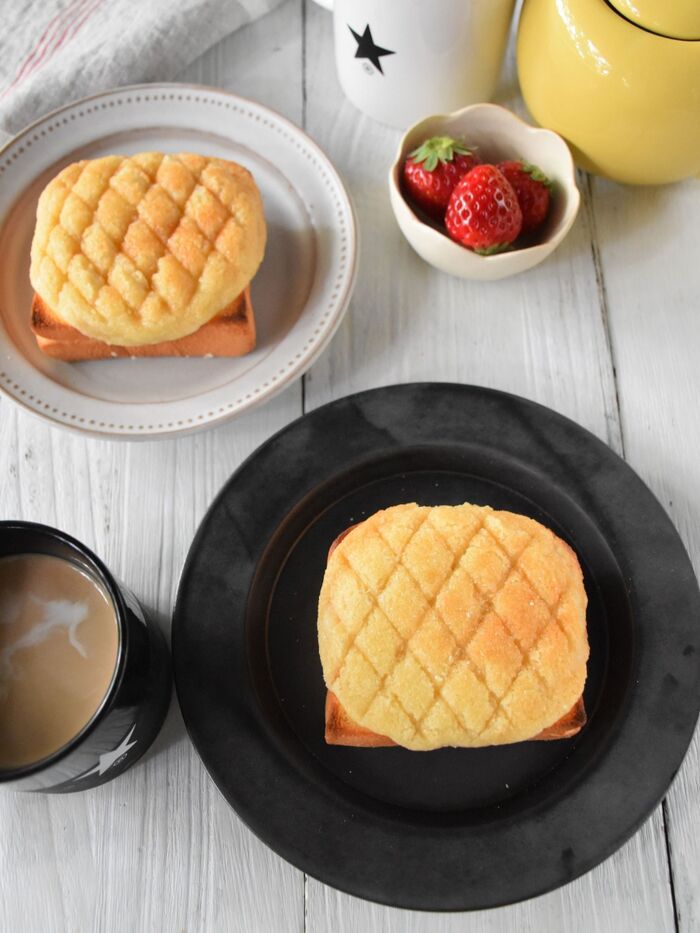食パンに塗って手軽に作れる!なんちゃってメロンパン