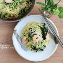 野菜を食べよう!たっぷりほうれん草とプリプリ海老の焼きそば