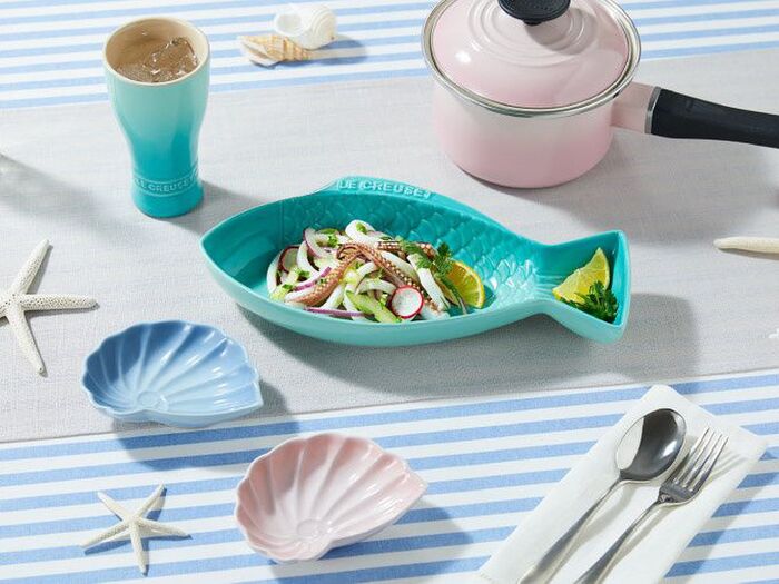 【夏を乗り切るエスニックレシピ①イカ】ル・クルーゼで爽やかおしゃれな食卓に!