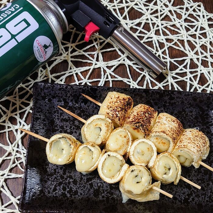 バーナーで焼き目をつけて香ばしく