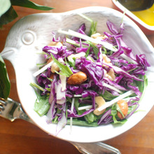 おうち呑みに☆紫キャベツと水菜のナッツサラダ☆