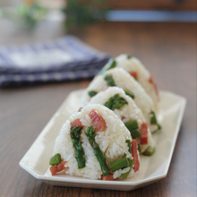 アスパラベーコンのおにぎり【混ぜごはんおにぎり】