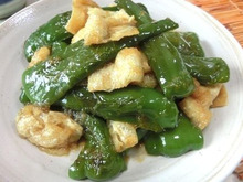 くたっとジュワうま♪ ピーマンと油揚げの生姜焼き