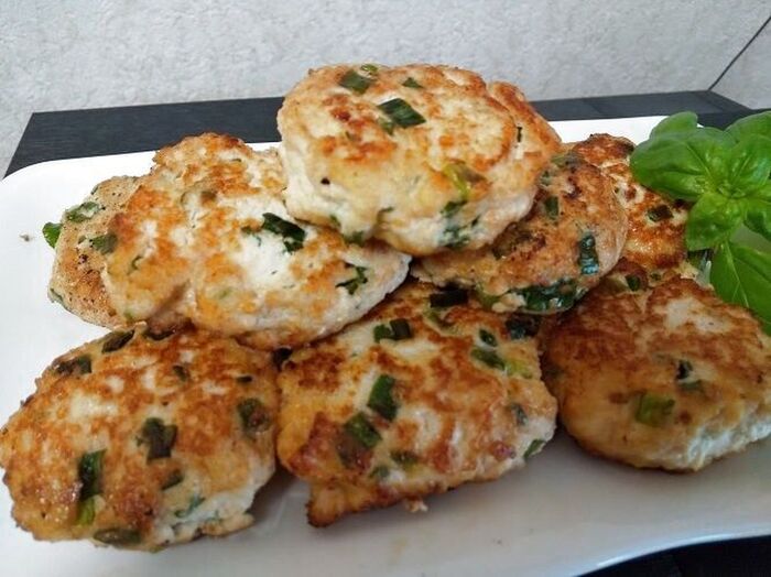 豆腐とトリミンチの小判焼き