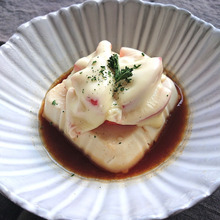 レンジで2分30秒♪豆腐にトマトとチーズをのせた中華だし