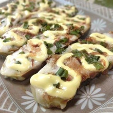 蒸し焼きにするだけ☆ ジューシーなすのピザ風