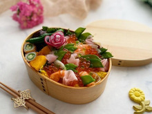 下準備なしでも作れる親子ちらし寿司弁当