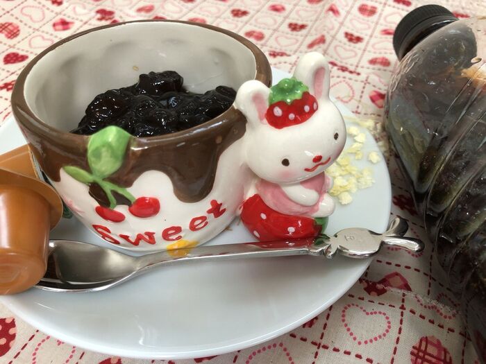 ペットボトルを振ってゼリーをクラッシュさせ器によそっても♪