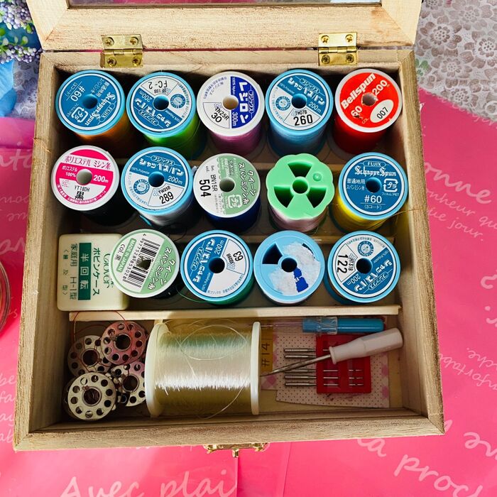 ミシン糸は割り箸で留めますよ。