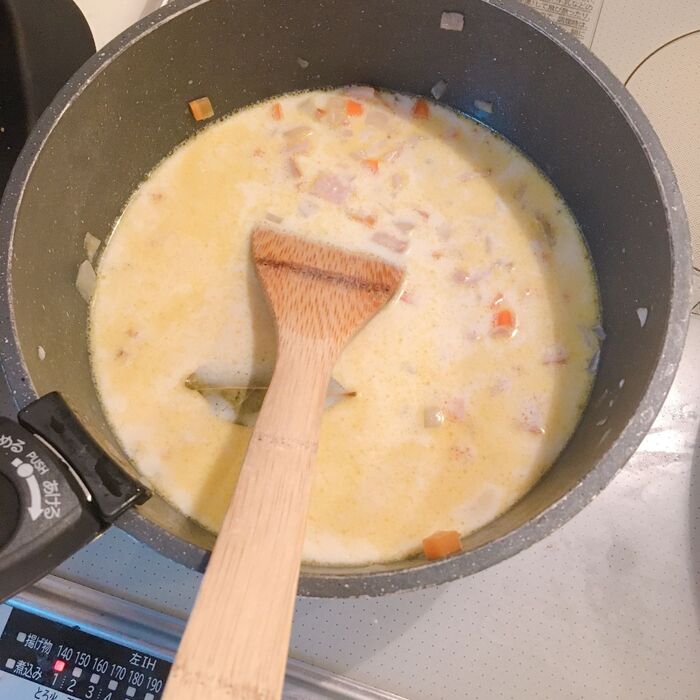 ⑥薄力粉&バター投入