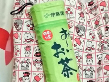 ペットボトルを折りたたみ傘入れに活用