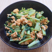 小松菜と卵の醤油マヨネーズ炒め