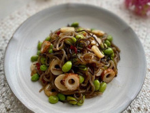 ささっとあと一品!枝豆と糸こんにゃくの塩昆布炒め