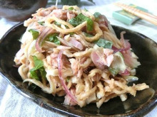 ツナ缶で戻すからうま味たっぷり♪ 切り干し大根とツナの香味和え