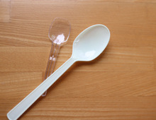 “食べる”以外にも使える⁉プラスチックスプーンの便利な活用法