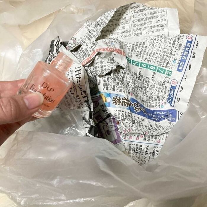 2) マニキュアの捨て方