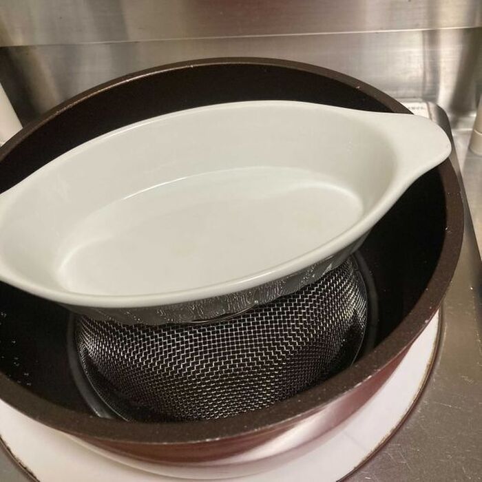 2) もっとパンをフワッとさせるには、鍋で蒸すべし!