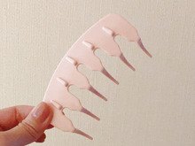 束ね髪が秒でキマる!不器用でもほぐしヘアができちゃうコーム