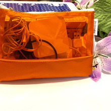 スマホの付属品にはクリアポーチが便利ですよ。(^O^)