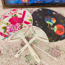 夏の風情に合わせたうちわ(^O^)