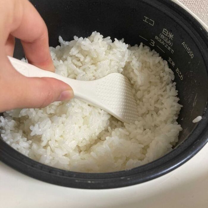 ✕炊きあがった直後のご飯を混ぜない
