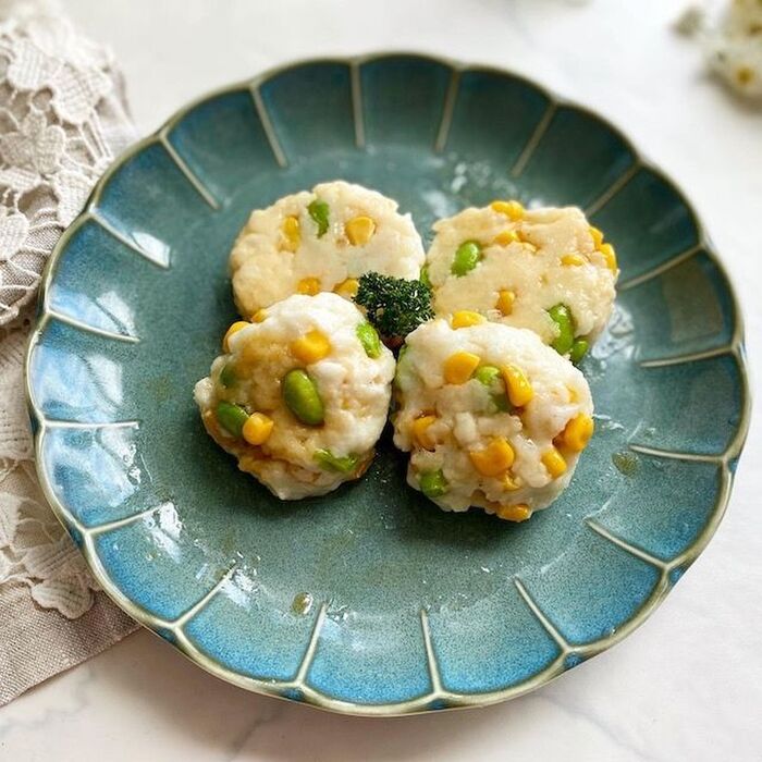 レンジで時短・簡単!枝豆とコーンのはんぺんバーグ